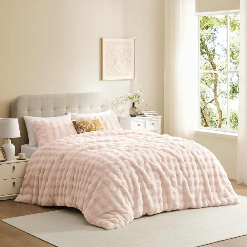 Downluxe Faux Fur Comforter With  2 Pillowcases